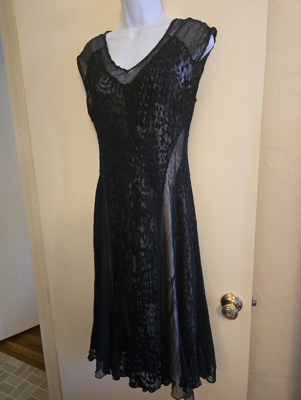 Komarov Black Stretch Lace Midi Dress Champagne Slip M Elegant Cocktail Party - Picture 3 of 10